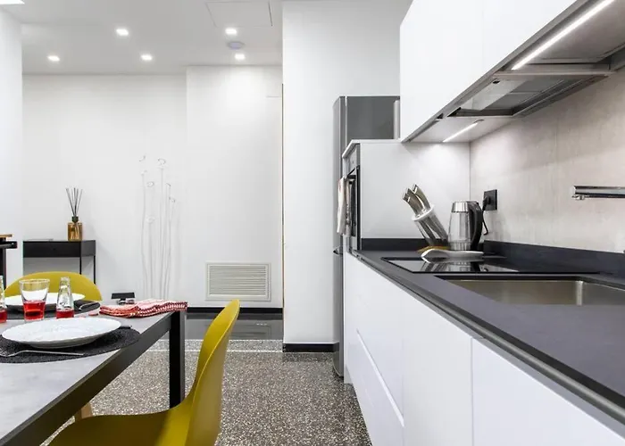 Apartment Largodoria - Viaarchivolto, Box Auto Privato Incluso