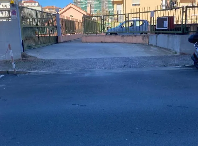 Apartment Largodoria - Viaarchivolto, Box Auto Privato Incluso *