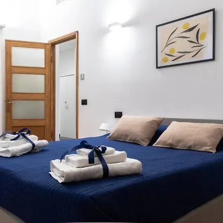 Largodoria - Viaarchivolto, Box Auto Privato Incluso شقة ألبينغا